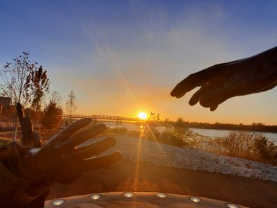 OK - Tom Lee Helping Hands-Sharing - Picture - Final400x300 - 20231107